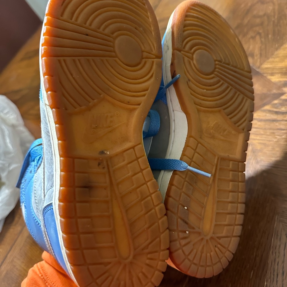 Vintage Nike Big Nike High Basketball Shoes - Picture 4 of 7